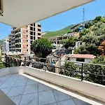 Apartament Xhoi